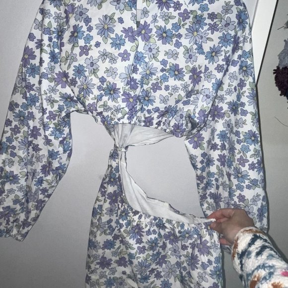 Blue Flower Dress w/ Cutout - Picture 4 of 4